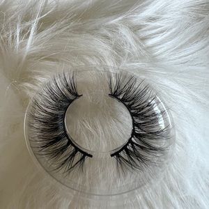 Disruptive Beauty Lashes
